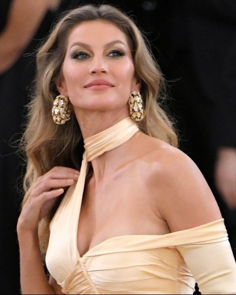 met gala looks diamond jewelry gisele