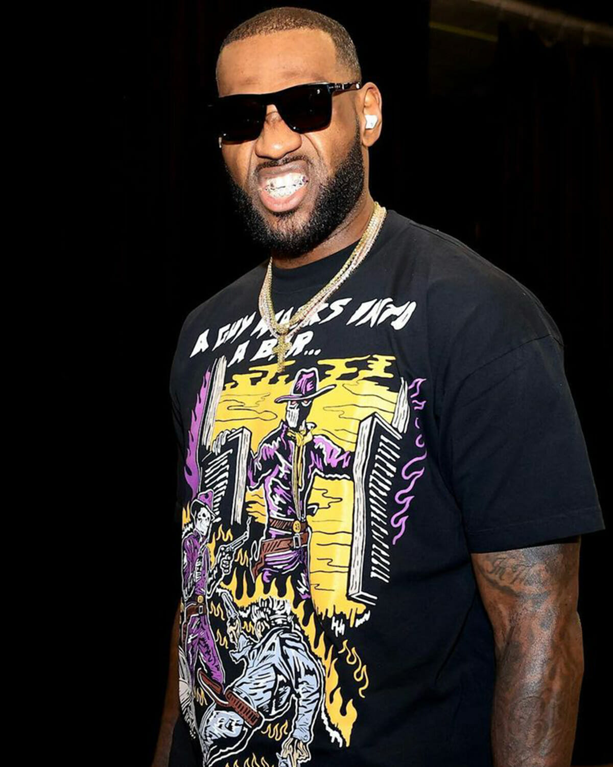 Lebron James diamond jewelry look stylish athletes