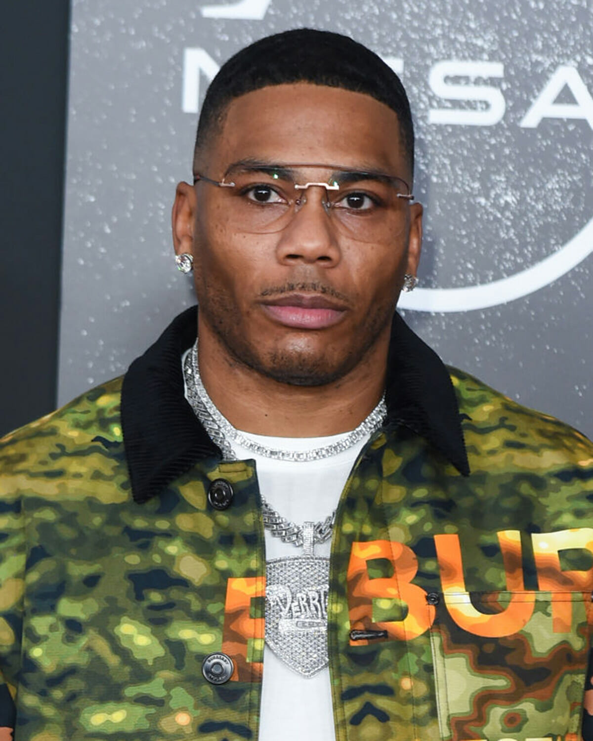 nelly bet hip hop awards diamond jewelry 