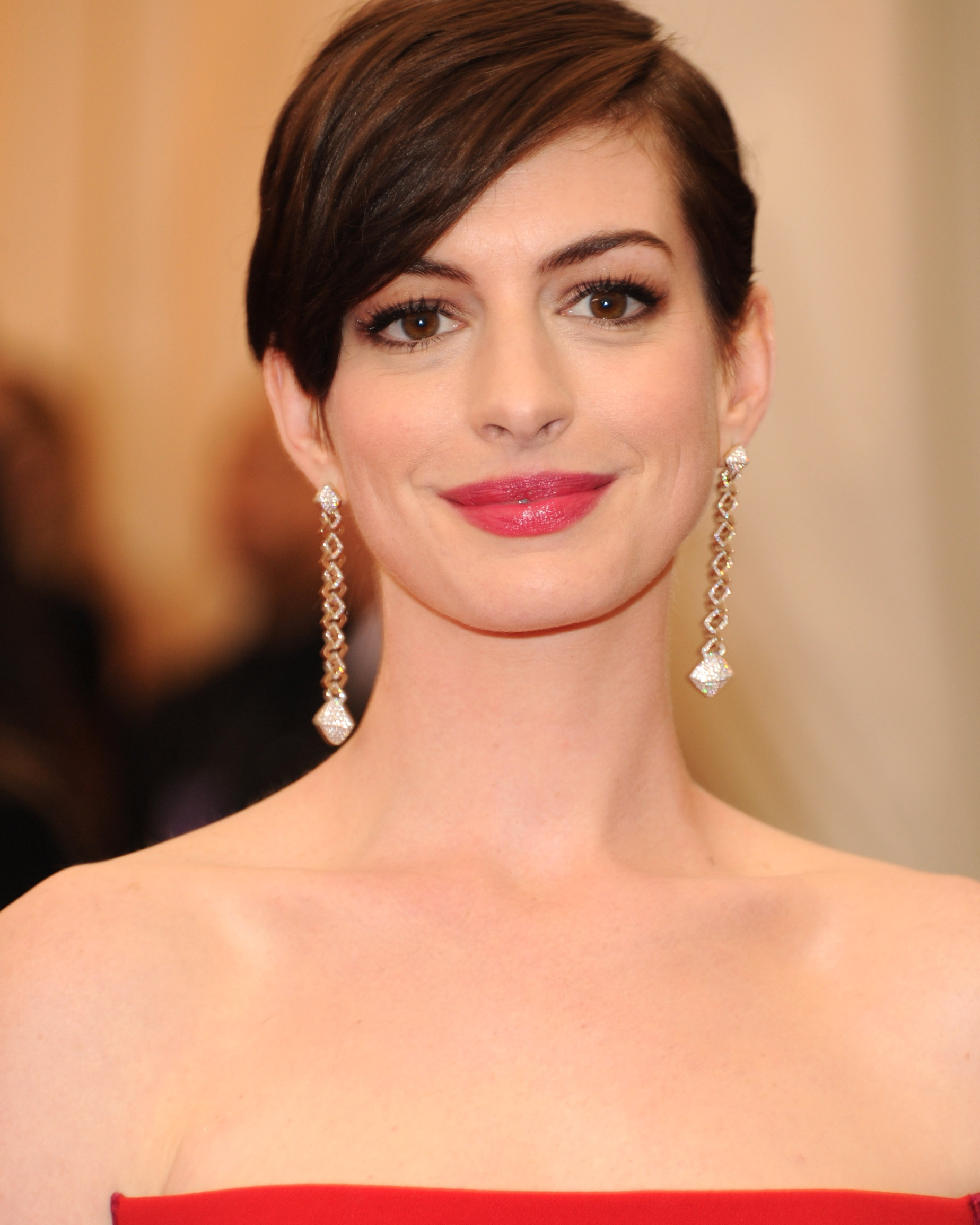 vhernier diamond jewelry  anne hathaway