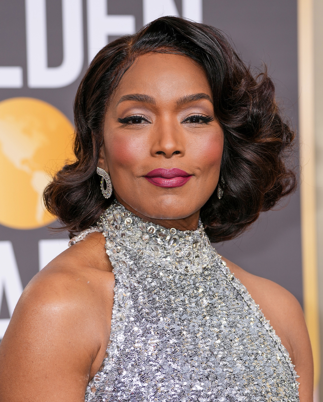 angela bassett golden globes 2023 red carpet natural diamond jewelry looks fashion style