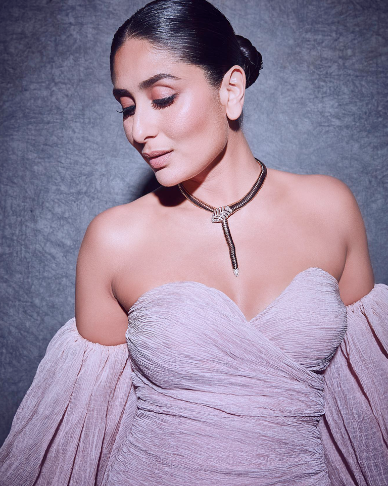 Bvlgari Serpenti necklace enhances Kareena's muted glam look